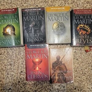 George R.R. Martin Book Set - Spanish Edition